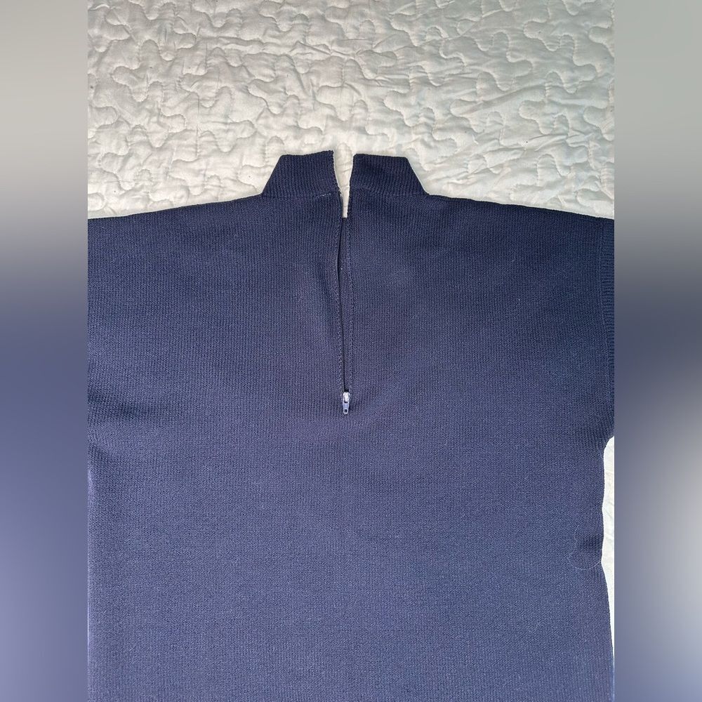 Vintage St. John Sport Navy Knit Mock Neck Zip Back Top 90s Minimalist Large - Picture 7 of 10